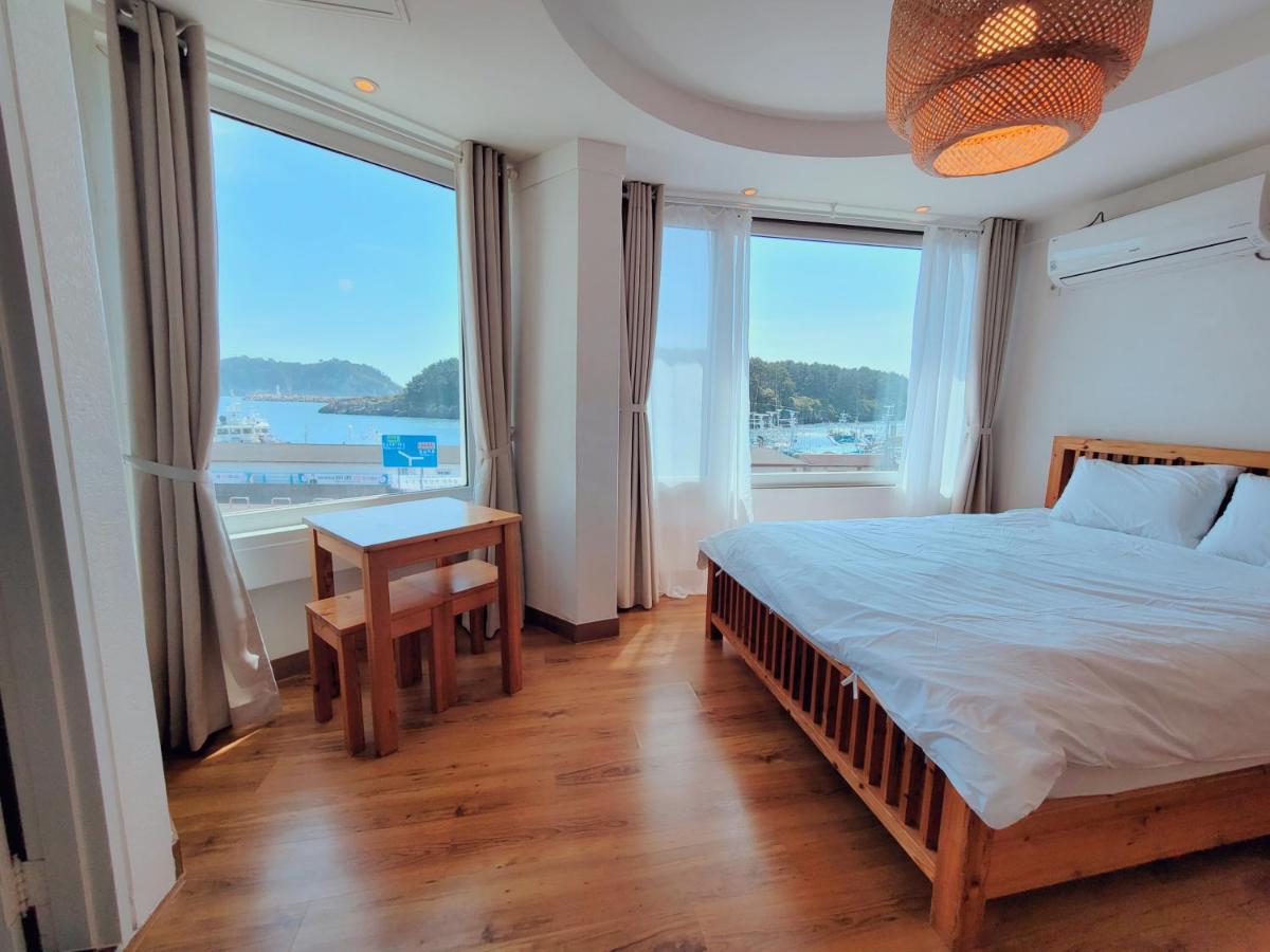 Seogwiporto Villa Buitenkant foto