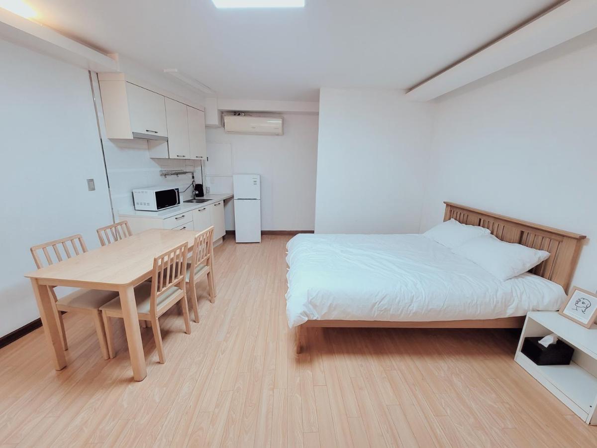Seogwiporto Villa Buitenkant foto