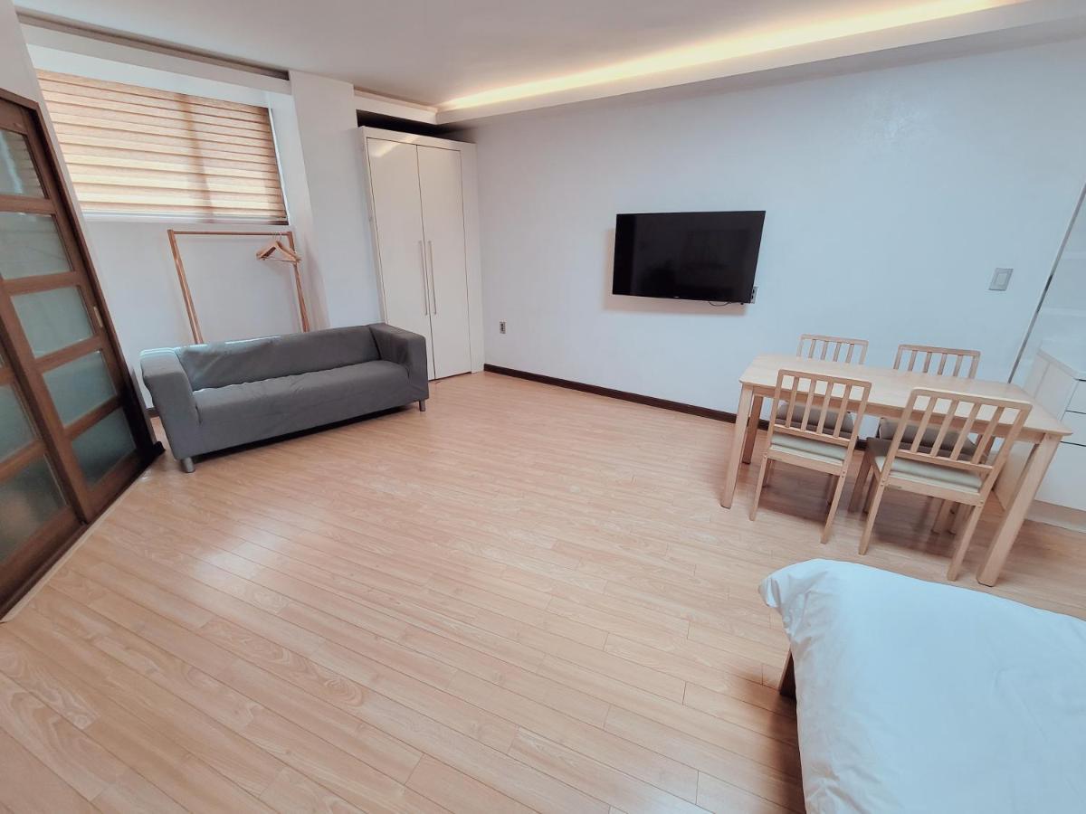 Seogwiporto Villa Buitenkant foto