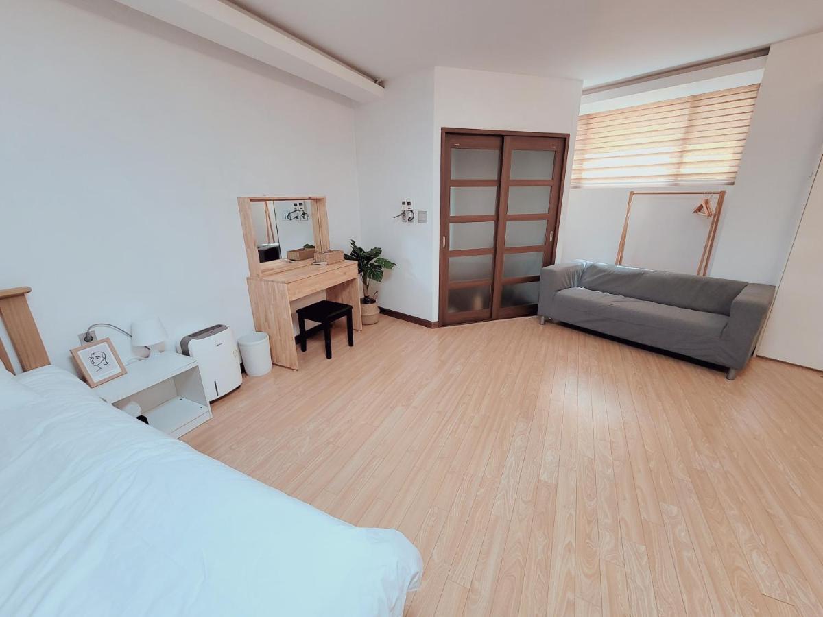 Seogwiporto Villa Buitenkant foto