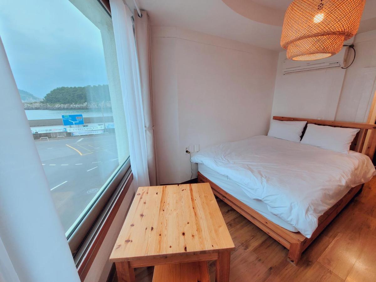 Seogwiporto Villa Buitenkant foto