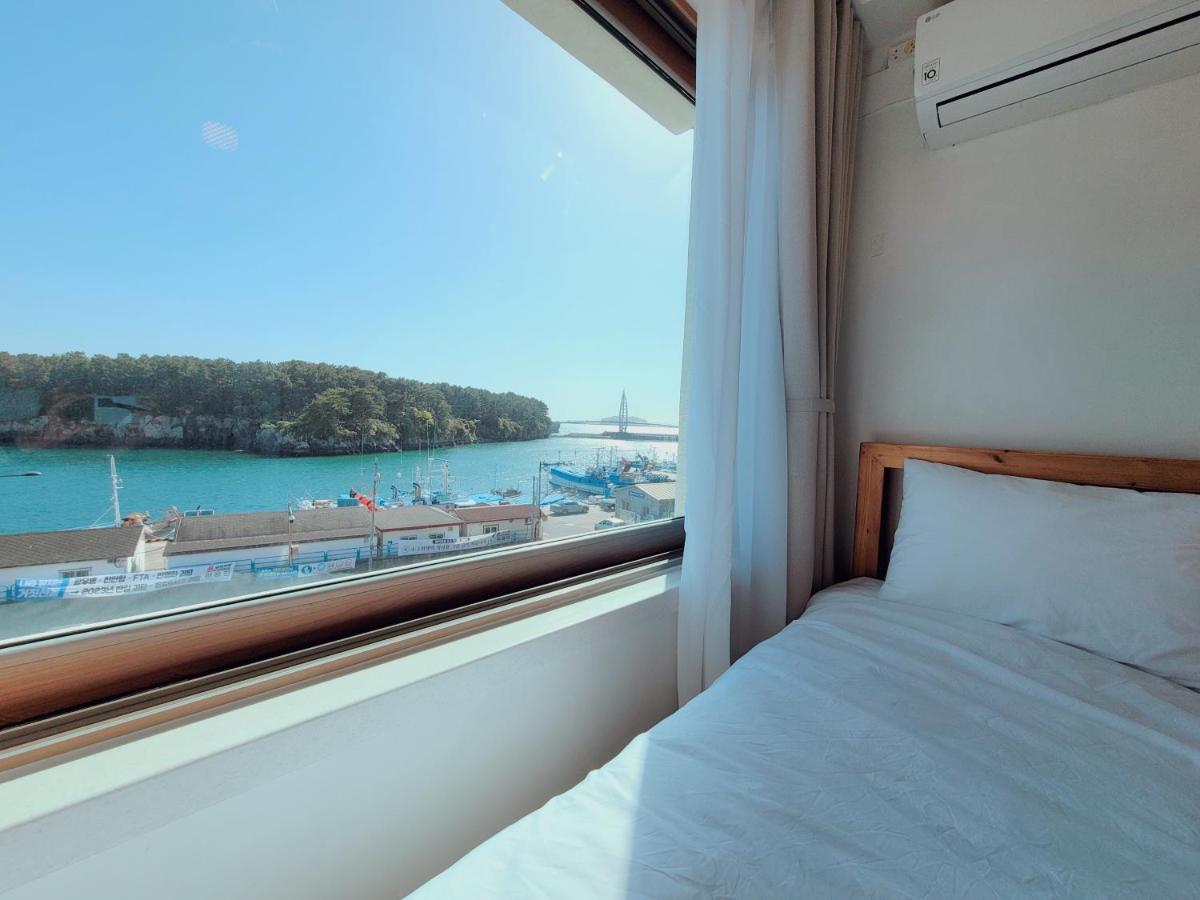 Seogwiporto Villa Buitenkant foto