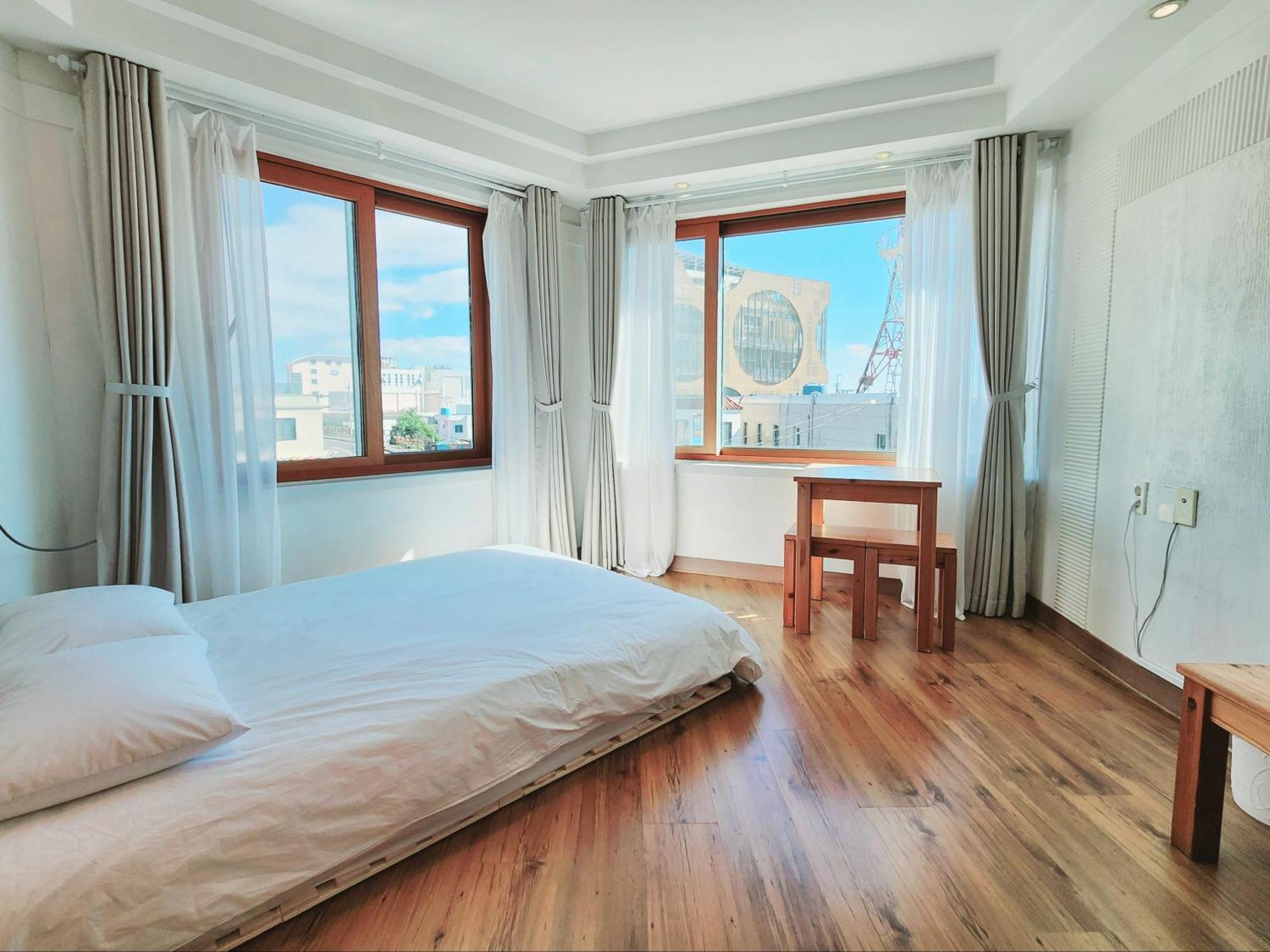 Seogwiporto Villa Buitenkant foto