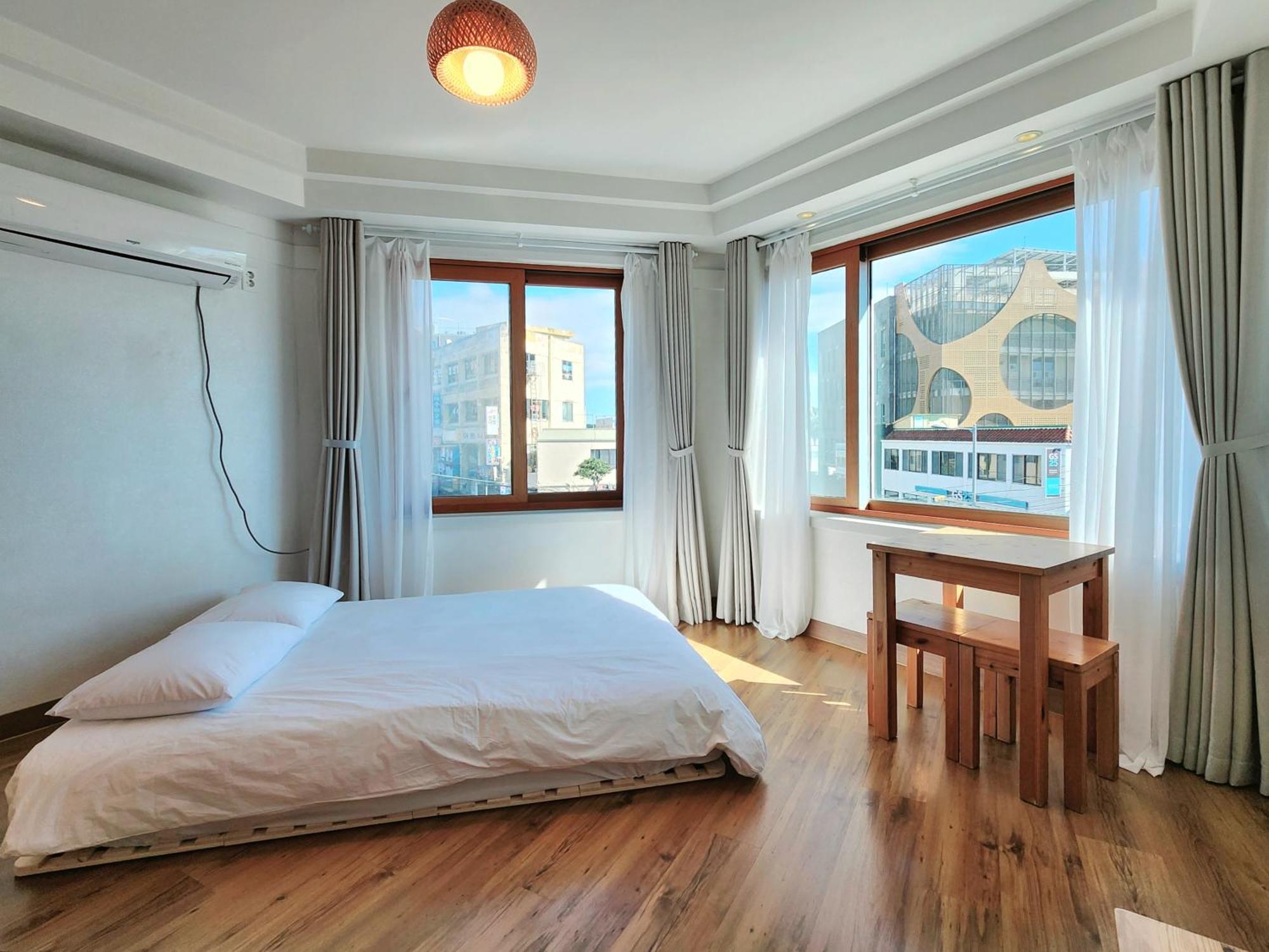 Seogwiporto Villa Buitenkant foto