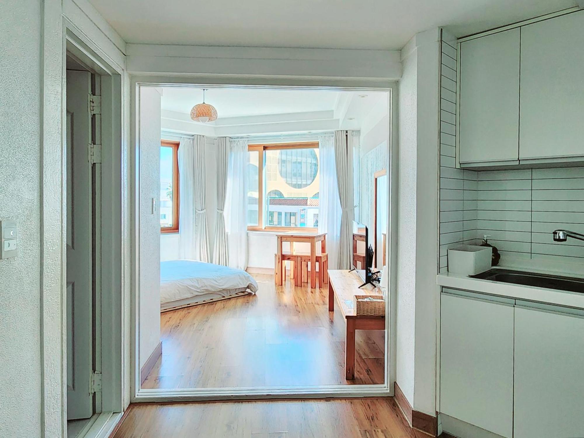 Seogwiporto Villa Buitenkant foto